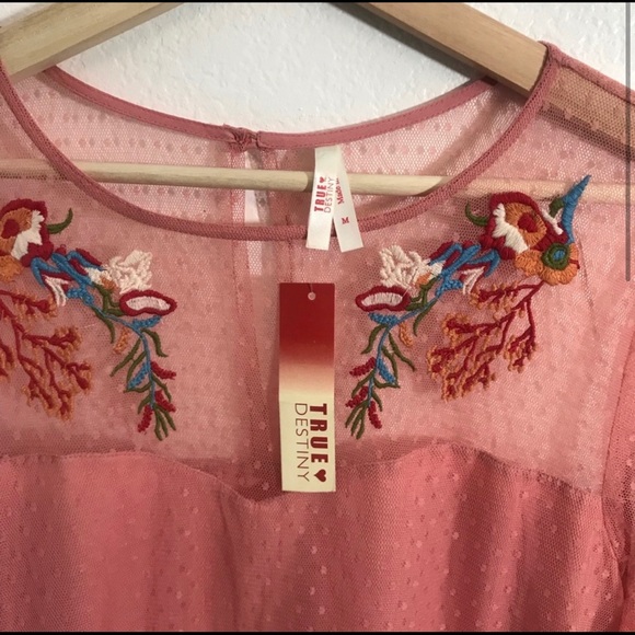 Lace Boho Style Dress - Picture 2 of 6